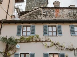L&B HOUSE, holiday home in Orta San Giulio