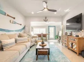 Central Nautical Themed 4 bed 2 bath Home