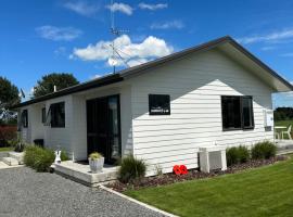 A Place in the Paddock, pet-friendly hotel in Matamata