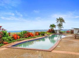 Luxury Beach Front Apartment, hotel cerca de Reefworld Aquarium, Urangan