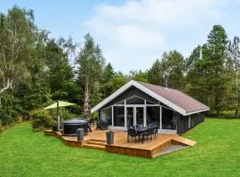 Nice Home In Hadsund With 2 Bedrooms