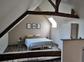 Gîte Val de Loire accès privatif: 2/4 personnes, family hotel in Saint-Branchs