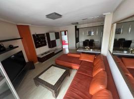 MuroHouse Apartamento con piscina Fibra1Gb Wifi Garaje, khách sạn gần Goya park, Zaragoza