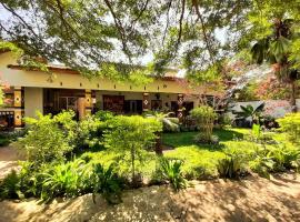 Hotel Casa Sinkinling Gambia, guest house in Sere Kunda