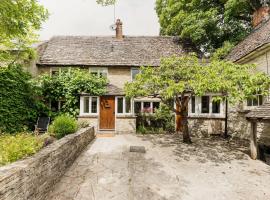 Architect Designed Cosy Cotswold Stone Cottage, hotel in Quenington