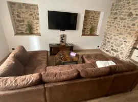 Maison atypique centre bourg 15kms du PDF et Parc Maulévrier