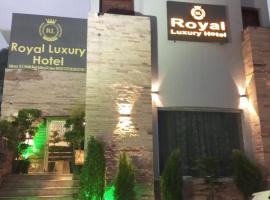 Royal Luxury Hotel Lahore โรงแรมใกล้สนามบินนานาชาติอัลลามา อิกบาล - LHEในลาฮอร์