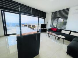 Villa with Private Pool and Terrace in Alanya, villa in İshaklı