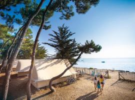 Huttopia Noirmoutier, būstas prie paplūdimio mieste Nuarmutjė