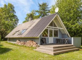 2 Bedroom Pet Friendly Home In Samsø, hotel in Nordby