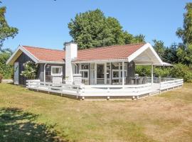 2 Bedroom Beautiful Home In Sams, holiday rental in Nordby