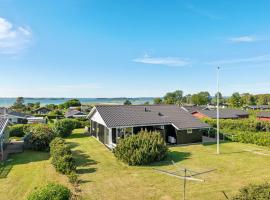 Gorgeous Home In Faaborg With Kitchen, vakantiehuis in Bøjden