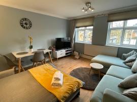 Apartment with King Bed & Free Parking in London, parkolóval rendelkező hotel Southallban