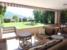 Appartement am See mit Pool und Sauna, hotel v destinaci Melide
