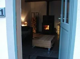 AUTHENTIQUE MAISON DE PECHEUR ENTRE-TERRE & MER Avec Un POÊLE À BOIS A Disposition
