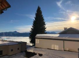 Familienapartment Sonne und Schnee, hotell i Kanzelhöhe