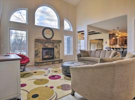 Spacious Hersey House with Pool, Fireplace and More!, hotelli kohteessa Hershey