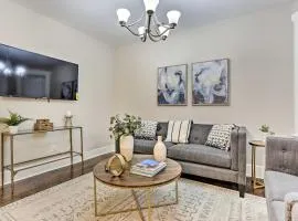 Pet-Friendly Newark Townhome Near Airport!