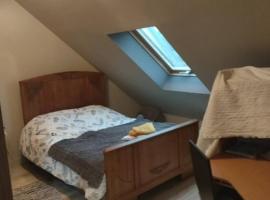 Chambre en campagne proche de la mer 1, hostal o pensió a Tréméreuc