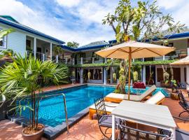 Pier 42 Boutique Pool Villa Chalong, hotel con piscina a Ban Na Kok