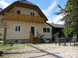 Chalet in Bodensdorf near Ski Slopes, Hotel in Tratten