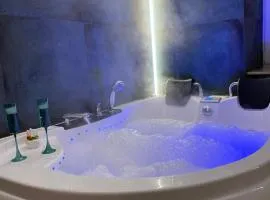 Jacuzzi & Bike Apartment, Krakow