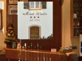 Hotel Wanda, готель у місті Пінцоло