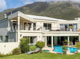 Villa with exquisite mountain and sea views…, пляжне помешкання для відпустки у Кейптауні