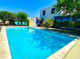 Magnifique maison avec piscine – tani hotel w mieście Piédemont