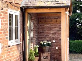 The Stable, Yew Tree Farm Holidays, Tattenhall, Chester, feriehus i Chester