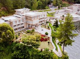 Portola Grand Renggali Hotel Takengon, hotel v destinaci Takengon
