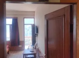 ROOP MOUNTAIN HOMESTAY No Parking