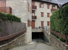 Esquía en Baqueira o Espot y visita Aigüestortes y alrededores