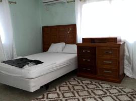 Dutchlond Rooms, hotel en Freetown