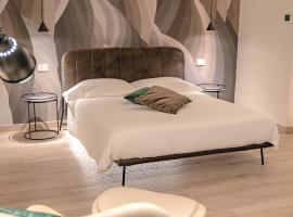 LA BANCHINA LUXURY SUITES, luxury hotel in Trani