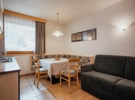 Residence Chalet Pinis, serviced apartment in Corvara in Badia