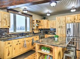 All-Season Bonners Ferry Home with Views, cottage in Bonners Ferry