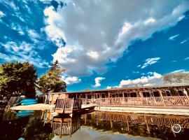 Olde Mill Inn of Clarkston, hotel near Pine Knob Chair #6, City in the Village of Clarkson