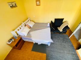 Perfect Travel-Stop Room 3Km From Nanyuki Town - Charell View, apartment in Nanyuki