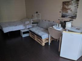 JOLI STUDIO PRIVE, hotel a Mont-de-Marsan