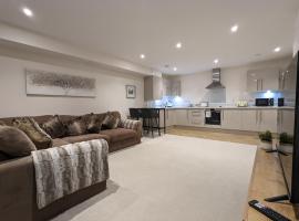 Stunning 2-Bed Apartment in Stevenage, Sleeps 5 with free Private Parking, hotel en Stevenage