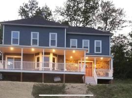Ride from this Mini Mansion to all the ATV Trails, hotel v destinaci Berlin