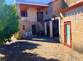 Casas d Aldeia Turismo Rural, hotel in Mangualde