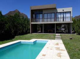 Chalet en Valle Grande - En Solar del Valle Country Club, holiday home in Valle Grande