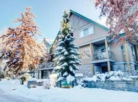 Whistler Steps to Village Sleeps 8 + Jacuz + Park
