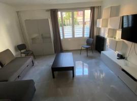 Superbe appartement Vanves T3 avec parking, hotel di Vanves