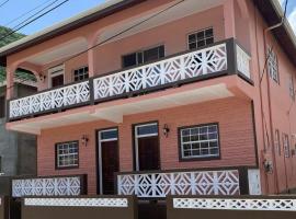 Coco Rose Apartments, feriebolig i Soufrière