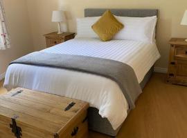 Glengesh Court. Ardara town centre., holiday rental in Ardara