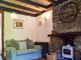 UK34351 - Squirrel Cottage, pet-friendly hotel in Betws-y-coed