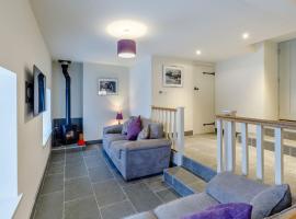Willow Cottage At Naze Farm-uk32760, hotel con parking en Chinley